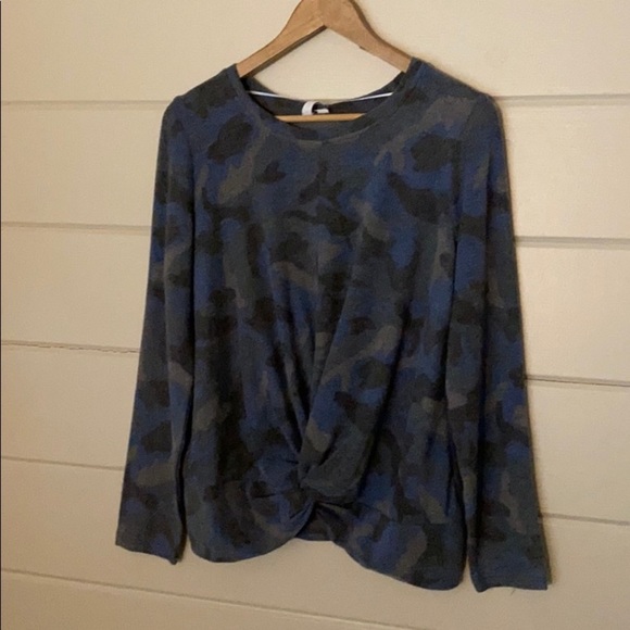 CG Sport Cozy Twist Front Camo Pullover Sweater - Picture 3 of 6